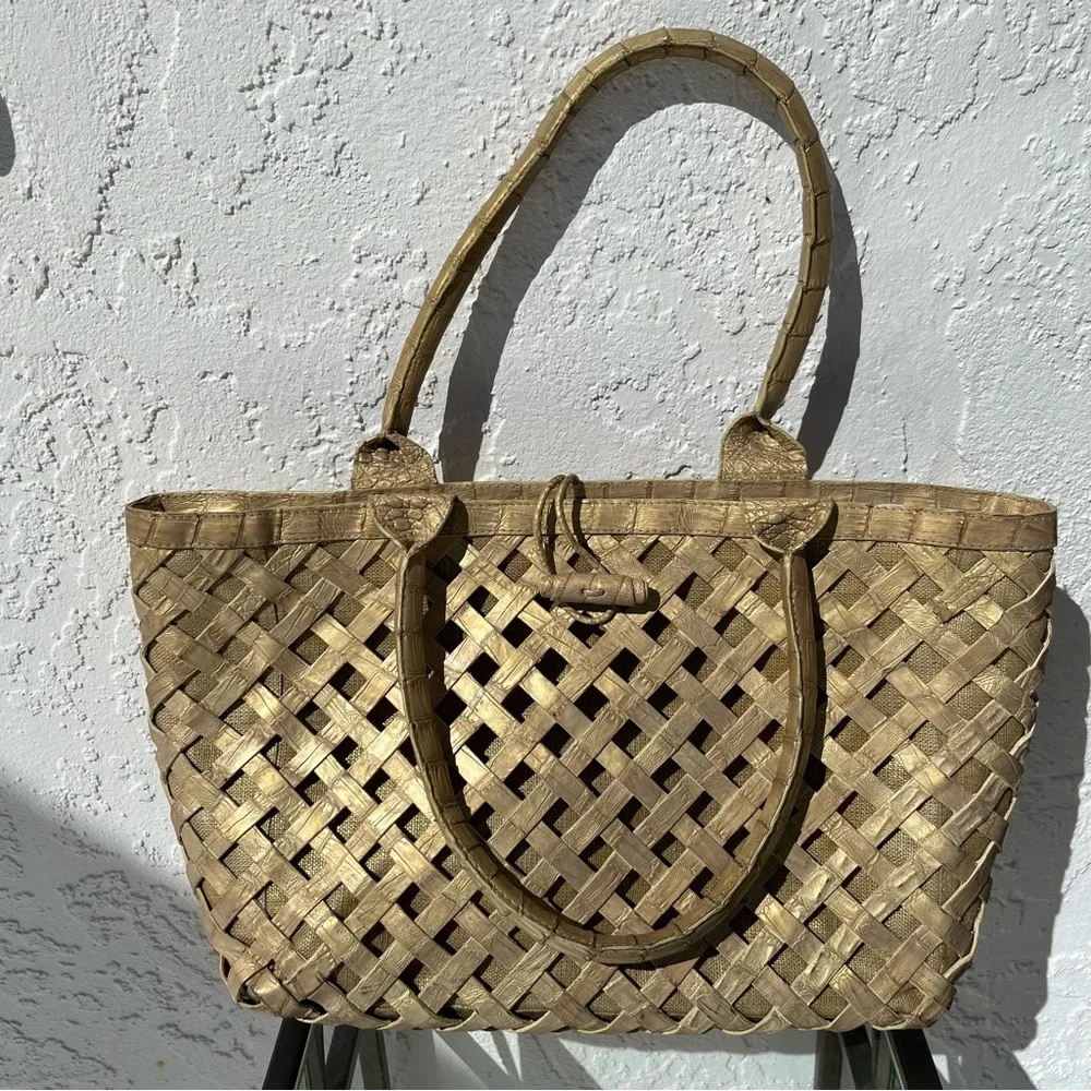 Nancy Gonzalez Gold Metallic Shoulder Bag - Picture 3 of 16